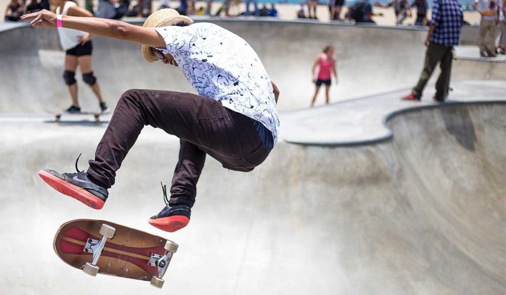 Best Skateboard For Beginners for Adults and Kids [Top 10 Reviews ]